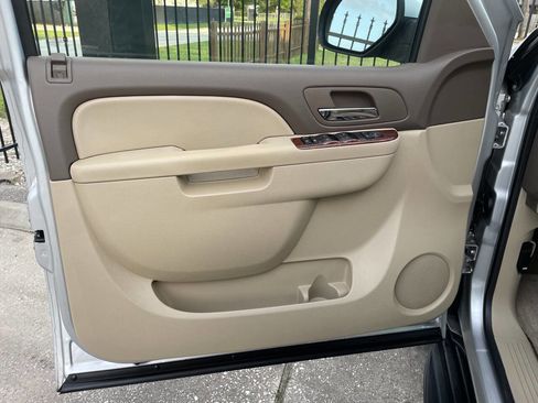 Used 2011 Chevrolet Tahoe LT image 12