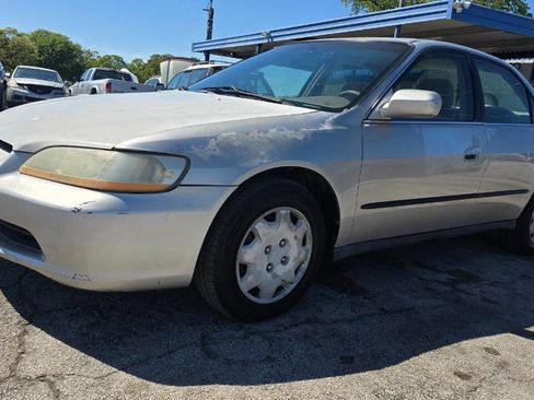 Used 1998 Honda Accord LX image 1