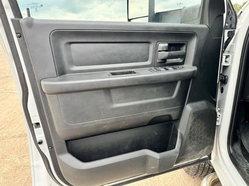 Used 2018 RAM 3500 Tradesman w/ Chrome Appearance Group image 11