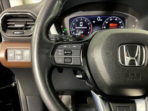 Used 2023 Honda Pilot Elite image 11