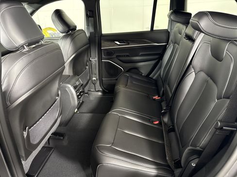 New 2026 Jeep Grand Cherokee Limited image 11