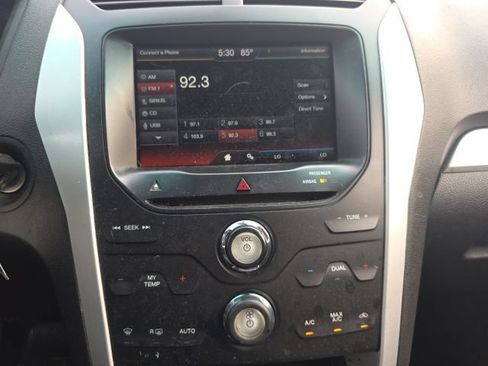 Used 2015 Ford Explorer XLT w/ Equipment Group 202B AWD/4WD image 15
