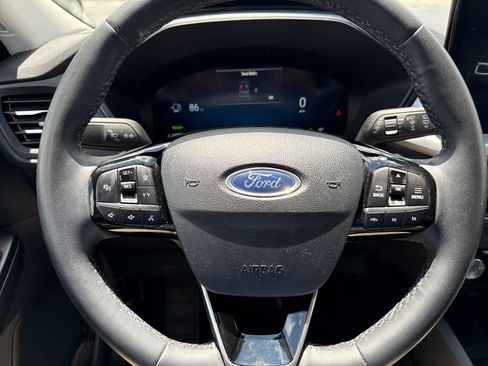 Used 2023 Ford Escape Platinum AWD/4WD image 10