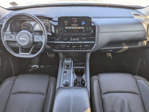 Certified 2025 Nissan Pathfinder SL image 15