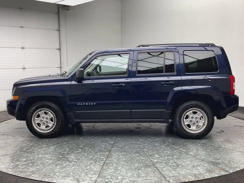 Used 2017 Jeep Patriot Sport w/ Power Value Group FWD image 25