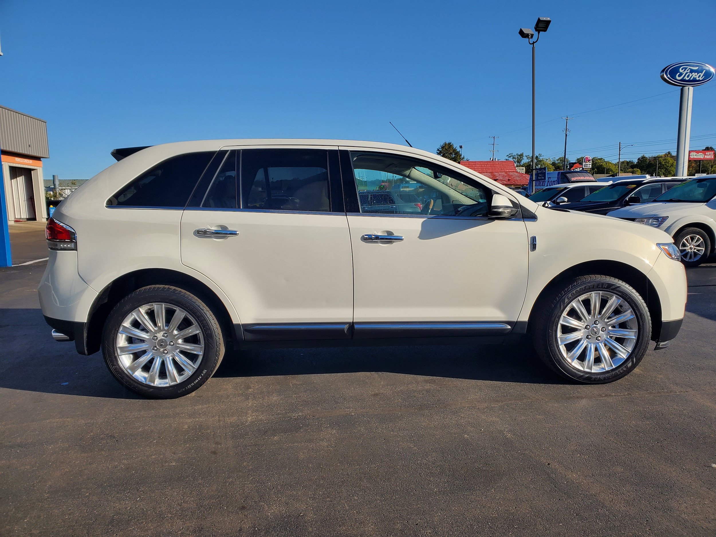 Used 2012 Lincoln MKX AWD image 5