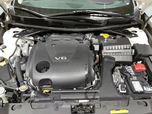 Used 2023 Nissan Maxima SV w/ Floor Mat Group FWD image 16