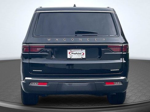 Used 2022 Jeep Wagoneer Series II AWD/4WD image 4