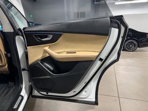 Used 2019 Audi Q8 Prestige image 39