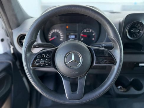 Used 2021 Mercedes-Benz Sprinter 2500 image 15