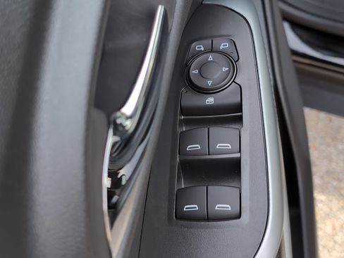 New 2026 Chevrolet Trax RS w/ Sunroof Package FWD image 17