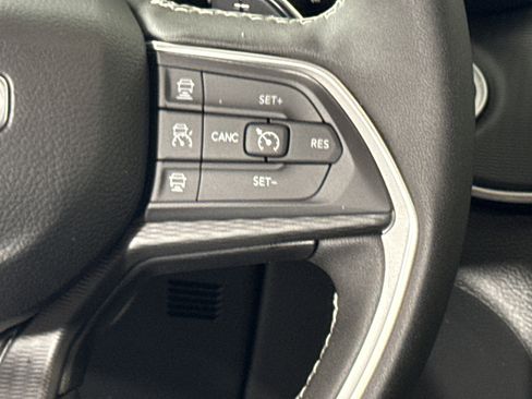 New 2025 Jeep Grand Cherokee L Altitude AWD/4WD image 18