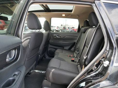 Used 2017 Nissan Rogue SV AWD/4WD image 17