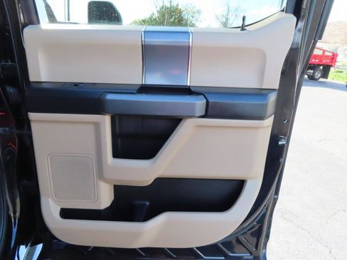 Used 2017 Ford F350 XLT w/ XLT Premium Package image 46