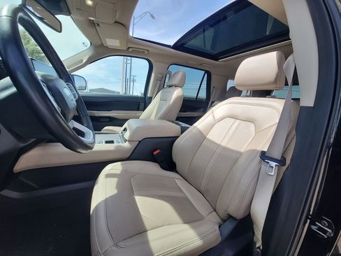 Used 2024 Ford Expedition Limited image 7