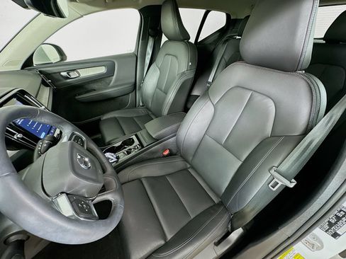 Used 2024 Volvo XC40 B5 Plus w/ Climate Package AWD/4WD image 33