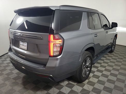 Used 2022 Chevrolet Tahoe Z71 w/ Luxury Package AWD/4WD image 6