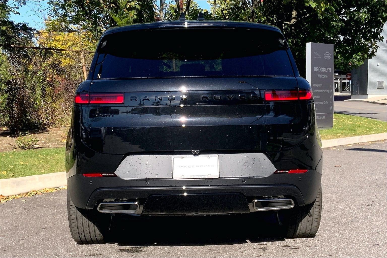 New 2027 Land Rover Range Rover Sport SE AWD/4WD image 4