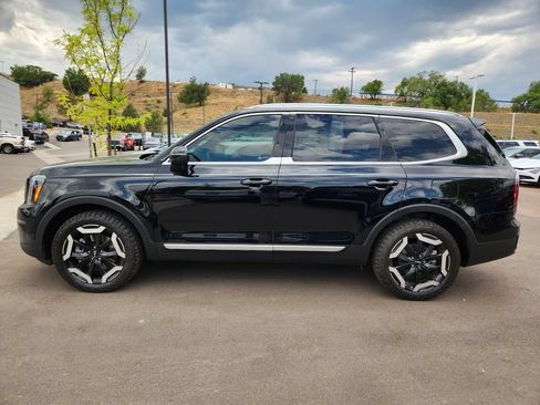 Certified 2023 Kia Telluride EX w/ EX Captain's Chair Package FWD image 4