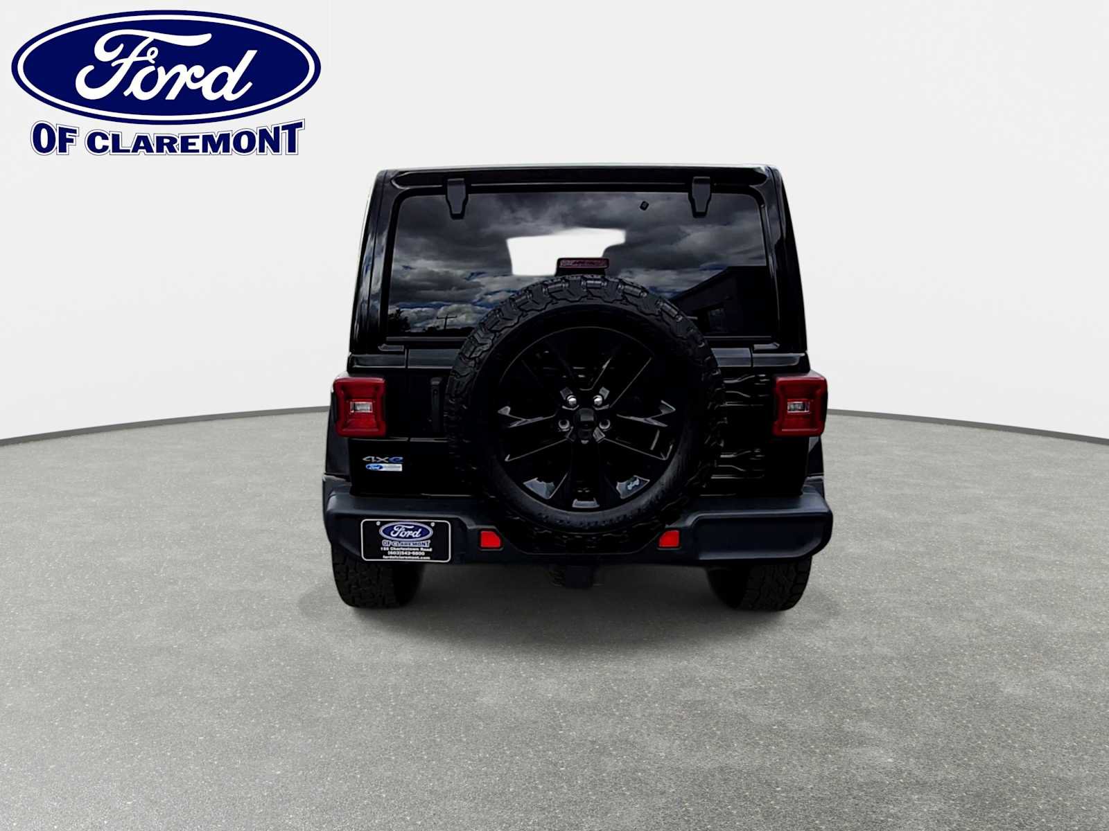 Used 2021 Jeep Wrangler Unlimited Sahara w/ Cold Weather Group AWD/4WD image 7
