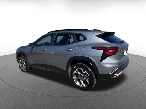 Used 2025 Chevrolet Trax LT image 10