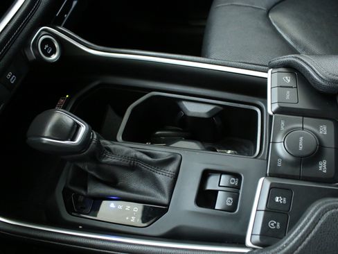 Used 2024 Toyota Grand Highlander Limited image 20