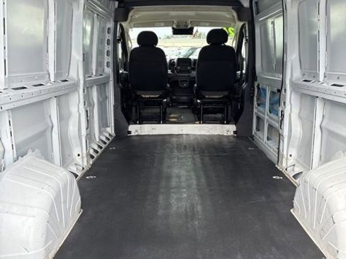 Used 2024 RAM ProMaster 2500 w/ Convenience Group FWD image 10