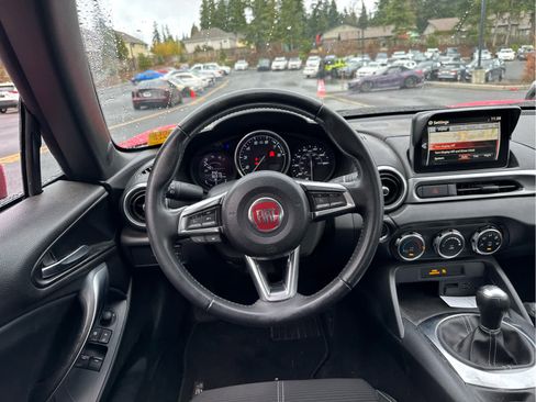 Used 2020 FIAT 124 Spider Classica w/ Technology Group image 7