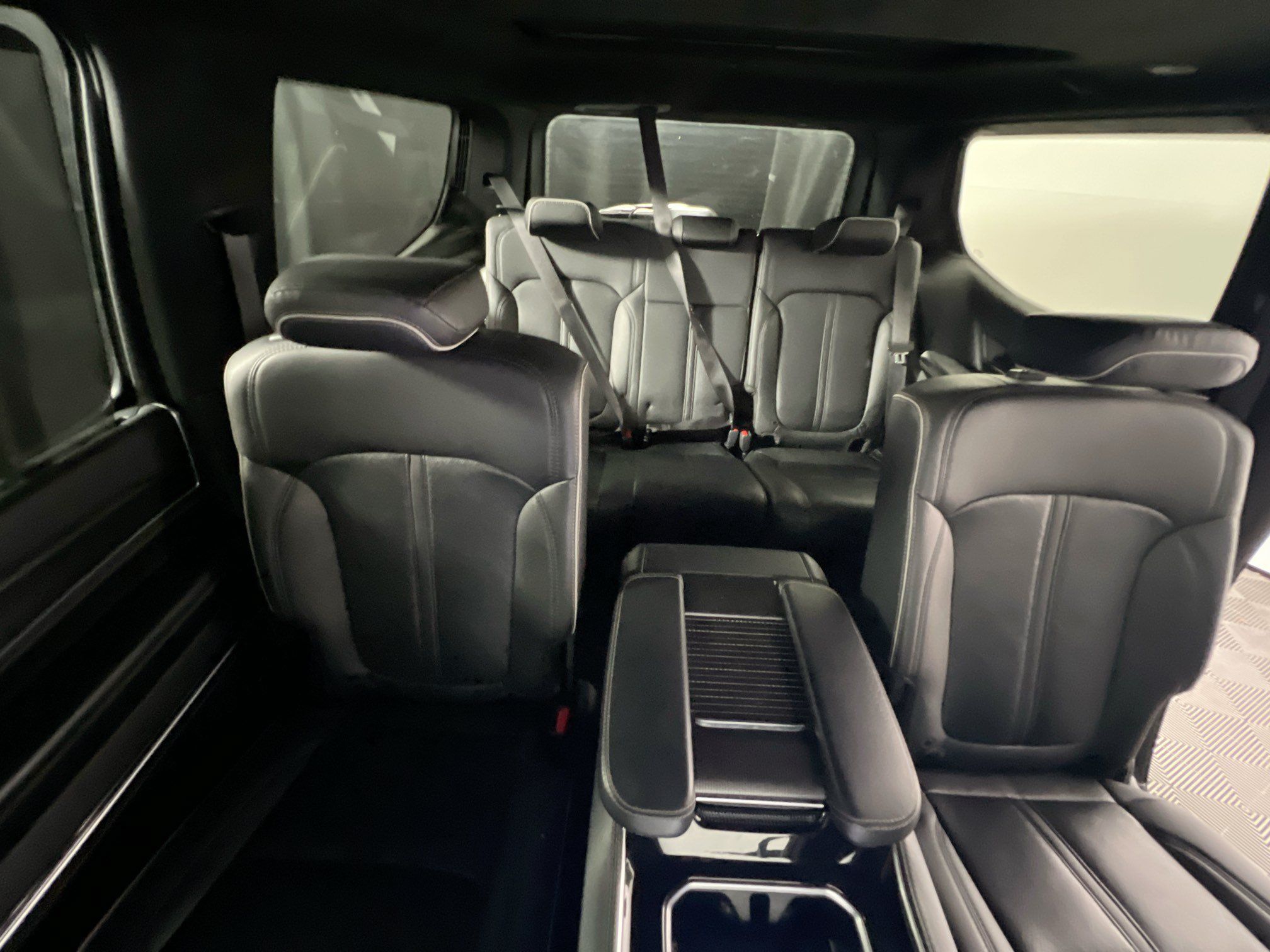 Used 2024 Jeep Grand Wagoneer Series II Obsidian w/ Quick Order Packagew 28T AWD/4WD image 33