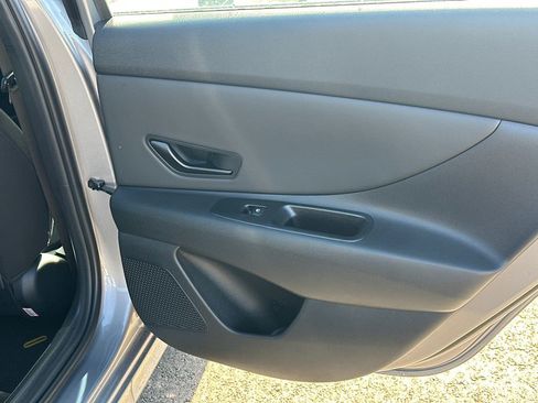 New 2025 Hyundai Elantra Sport image 16