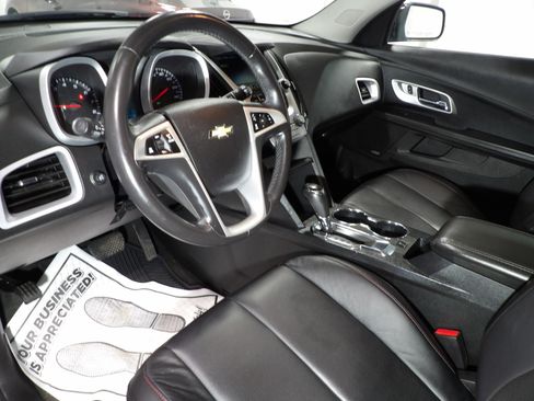 Used 2017 Chevrolet Equinox LT image 8