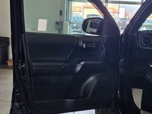 Used 2020 Toyota Tacoma TRD Pro image 11
