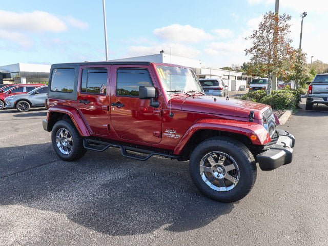 Used 2011 Jeep Wrangler Unlimited Sahara w/ Dual Top Group AWD/4WD image 12