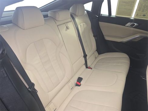 Certified 2022 BMW X6 xDrive40i w/ Premium Package image 18