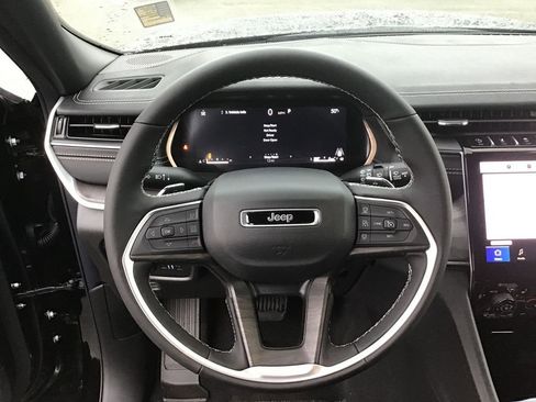 New 2025 Jeep Grand Cherokee Limited w/ Trailer Tow Package image 13