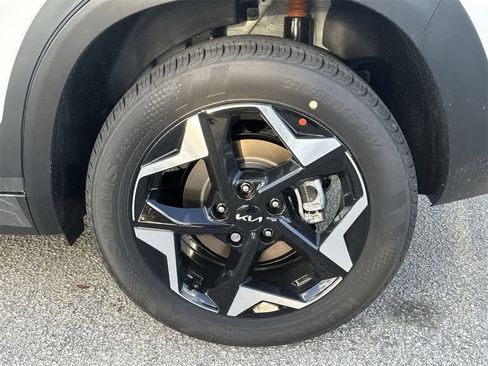 New 2026 Kia Seltos S image 11