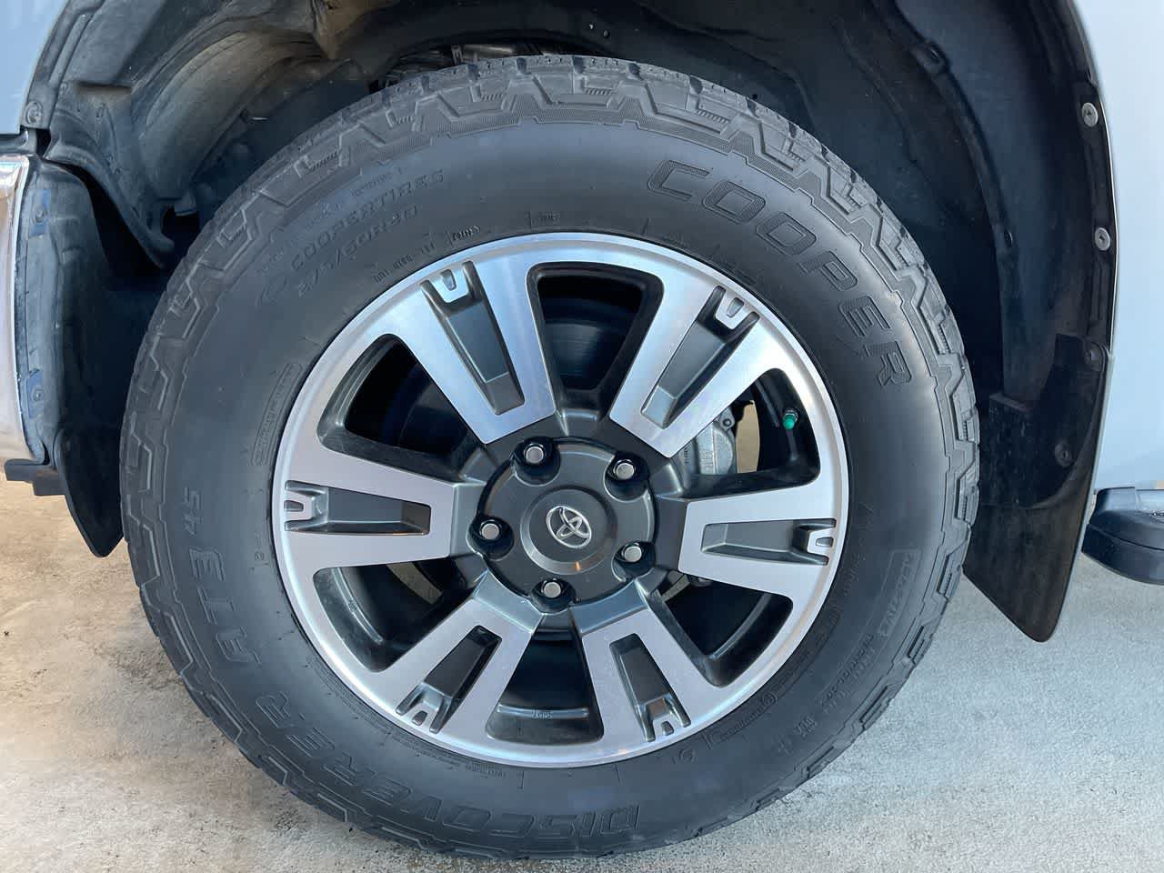 Used 2019 Toyota Tundra SR5 AWD/4WD image 10
