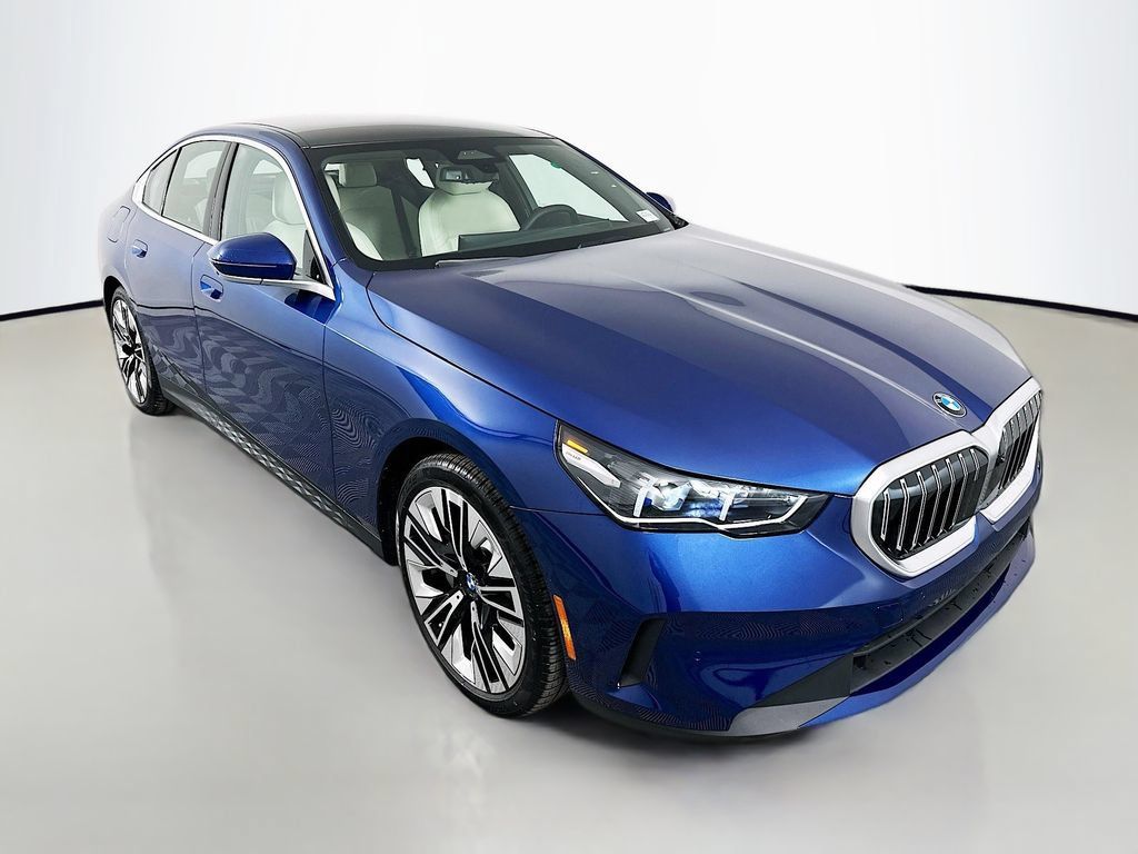 Used 2026 BMW 530i w/ Executive Package RWD image 3