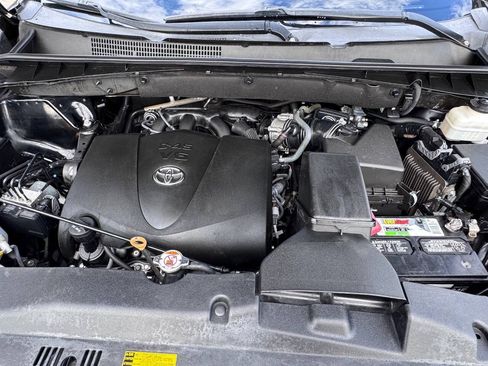 Used 2017 Toyota Highlander XLE FWD image 24