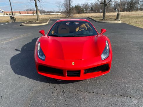 Used 2018 Ferrari 488 Spider image 4