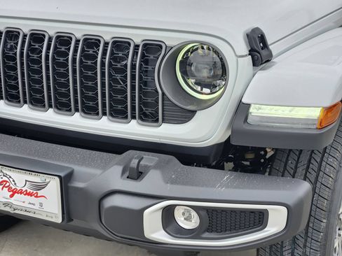 New 2026 Jeep Gladiator Mojave AWD/4WD image 9
