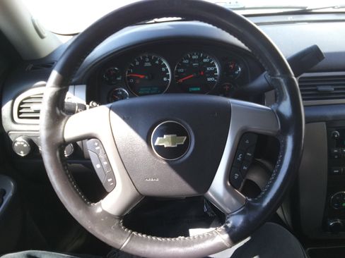 Used 2011 Chevrolet Avalanche LT image 14