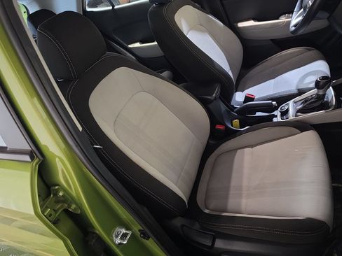 Used 2024 Hyundai Venue SEL FWD image 24