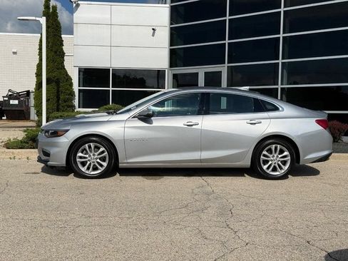Used 2017 Chevrolet Malibu LT FWD image 6