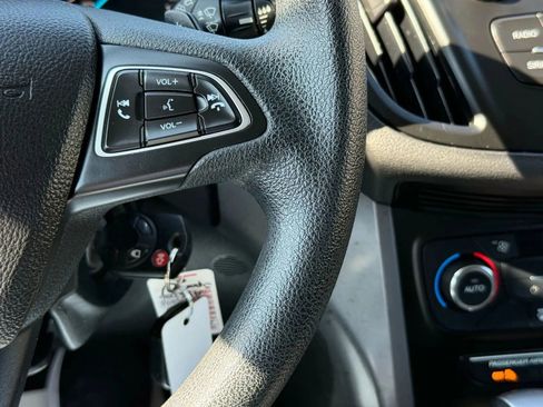 Used 2017 Ford Escape SE image 25