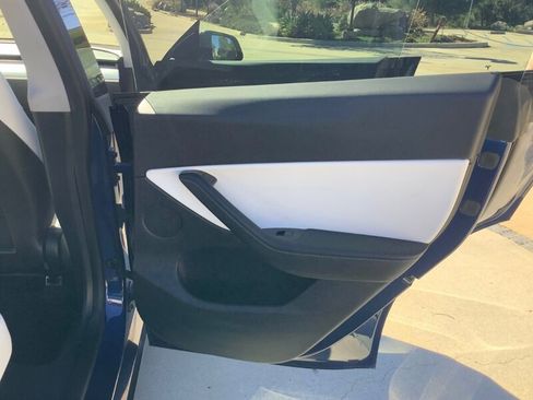 Used 2020 Tesla Model Y Long Range image 30