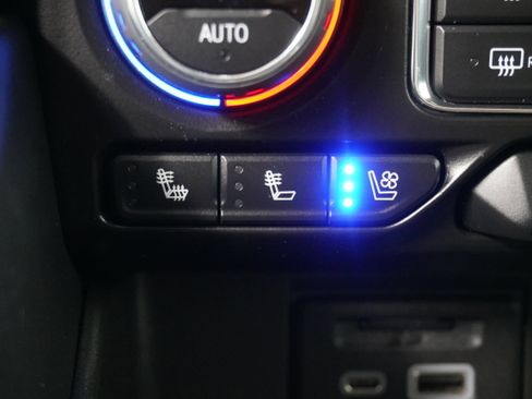 Used 2021 Chevrolet Suburban Premier AWD/4WD image 26