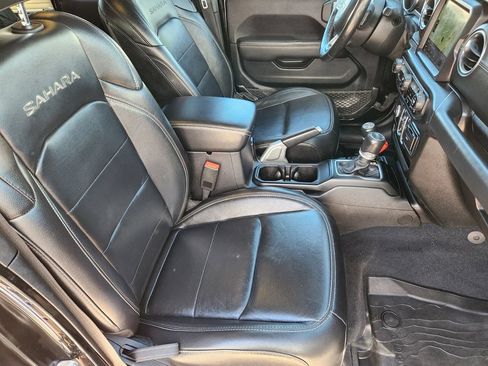 Used 2020 Jeep Wrangler Unlimited Sahara AWD/4WD image 23