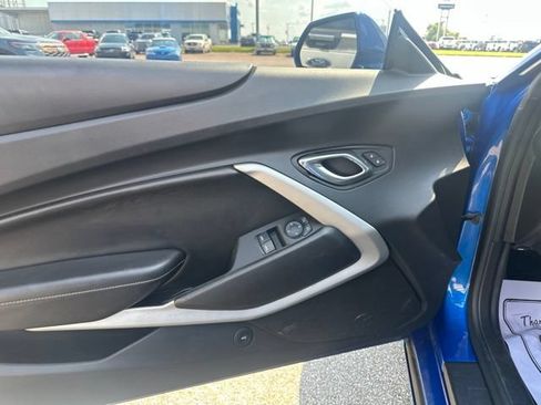 Used 2017 Chevrolet Camaro SS RWD image 28