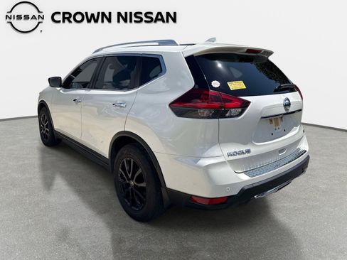 Certified 2020 Nissan Rogue SV FWD image 6